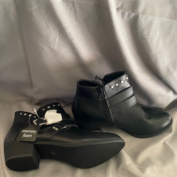 Ankle Boots - Picture 1 of 4